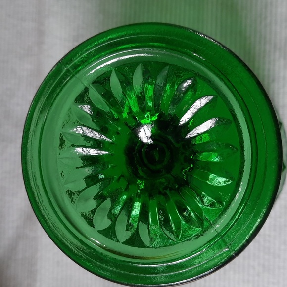 Vintage 1960s Harlequin Pattern Emerald Green Pressed Glass Pedestal Compote - Picture 6 of 6